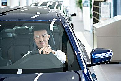 3DM速报：BLG战队官宣Uzi将暂时休整 新《巫师》采用同人设定